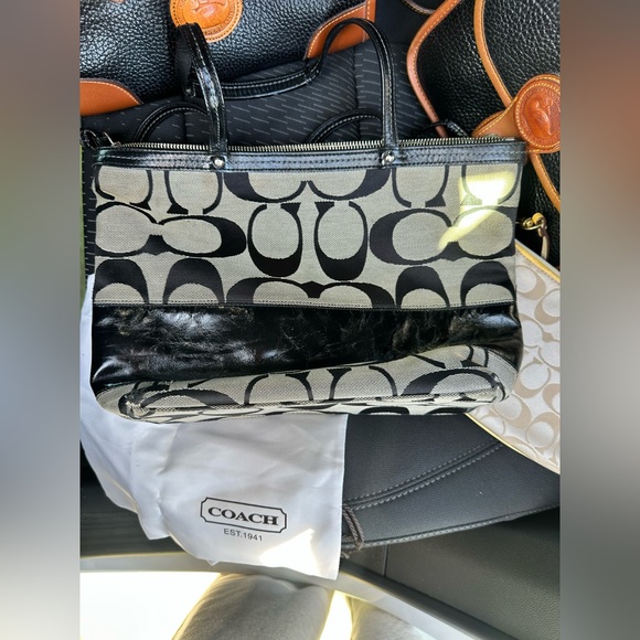 Coach - Picture 4 of 14